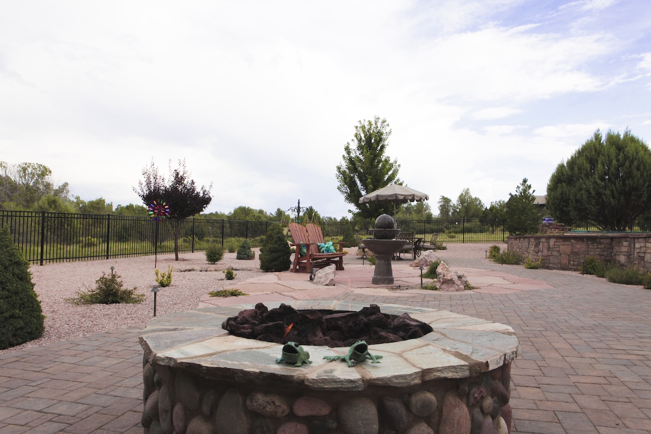 Backyard Outdoor Living Spaces Picture. Fire Pit