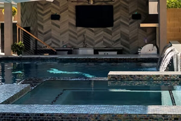 classy-hottub-and-pool-zebrascapes