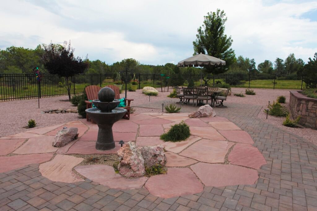 Backyard-Outdoor-Living-Spaceshardscapes zebrascapes prescott