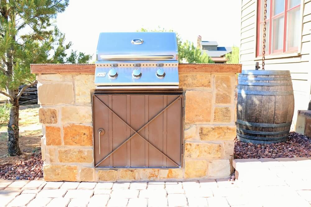 landscaping-service-grill-station-zebrascapes-village-of-oak-creek-az